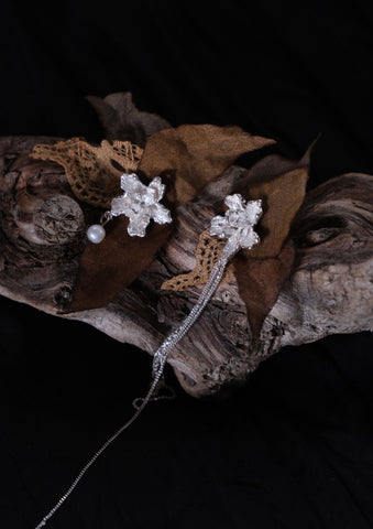 990 Sterling Silver Autumn Hibiscus Earring W/Freshwater Pearl Bead + Long Chain Dangling, Decorated W/Ribbon Dead Leaves, Gift For Her.